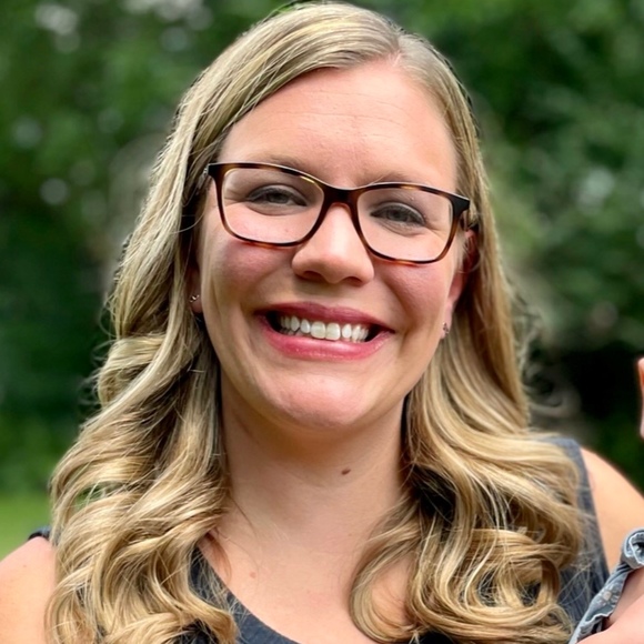 Meet your Posher, Jen - Picture 1 of 1